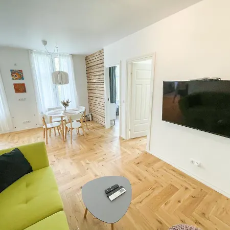 Cozy City Center 2 Bedroom Appartement *